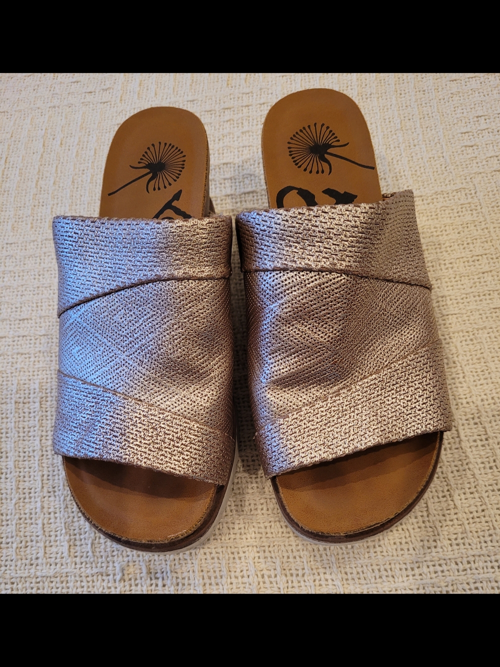 OTBT NORM in Gold Wedge Metallic Slide Sandals Size 6.5
